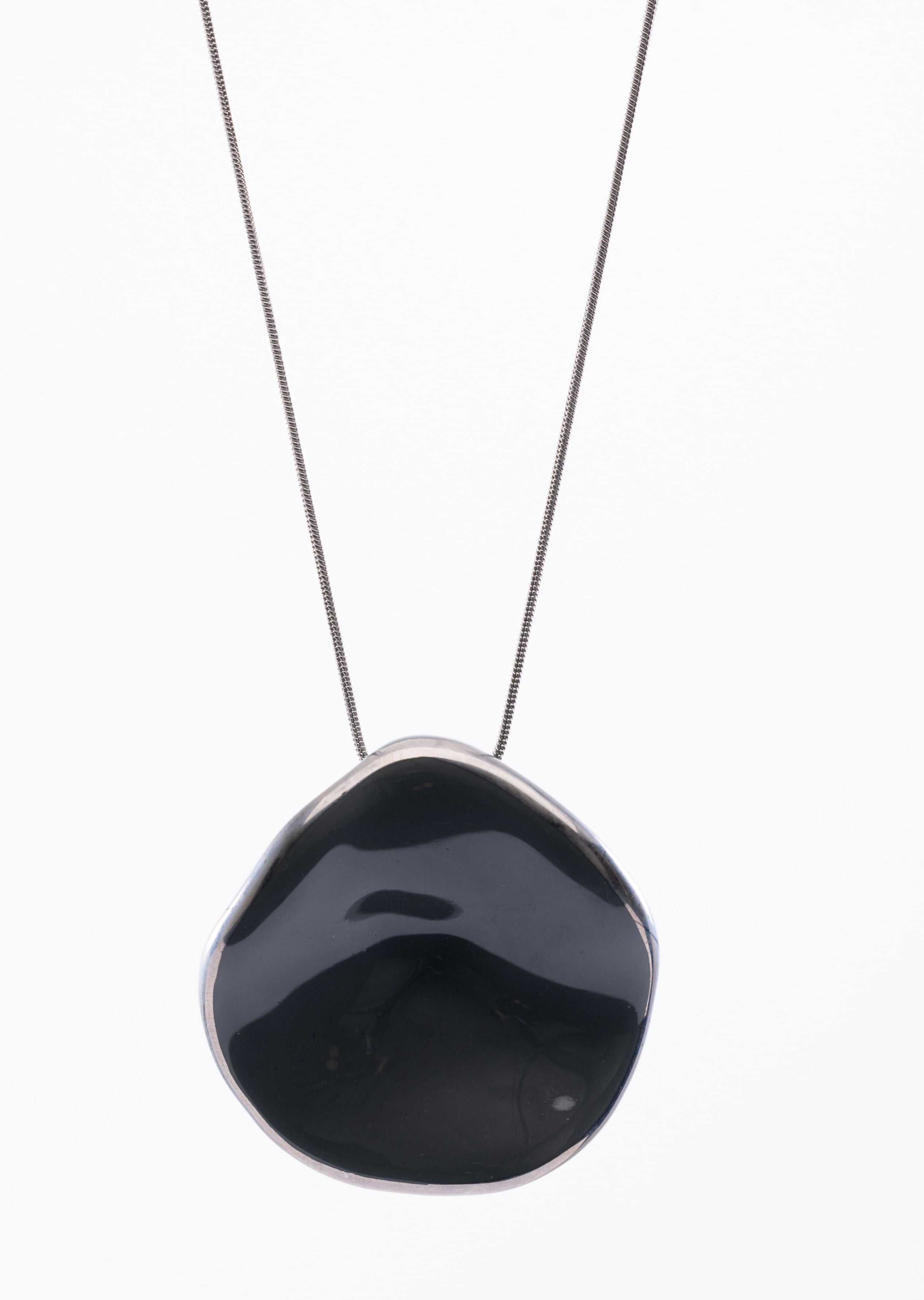Wavy Large Pendant Necklace (TG-92210)