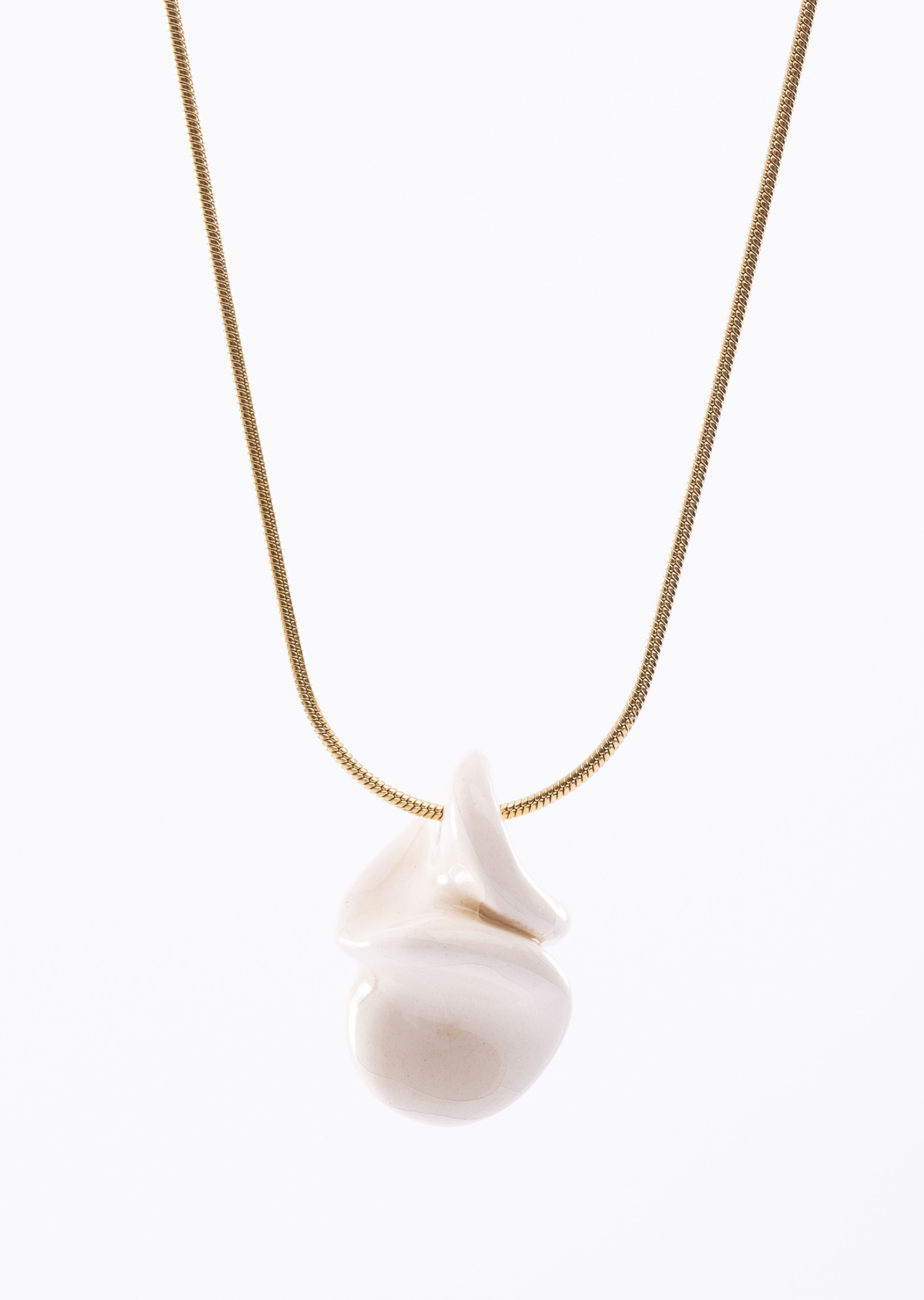 Twist Ceramic Pendant Necklace (TG-92228)