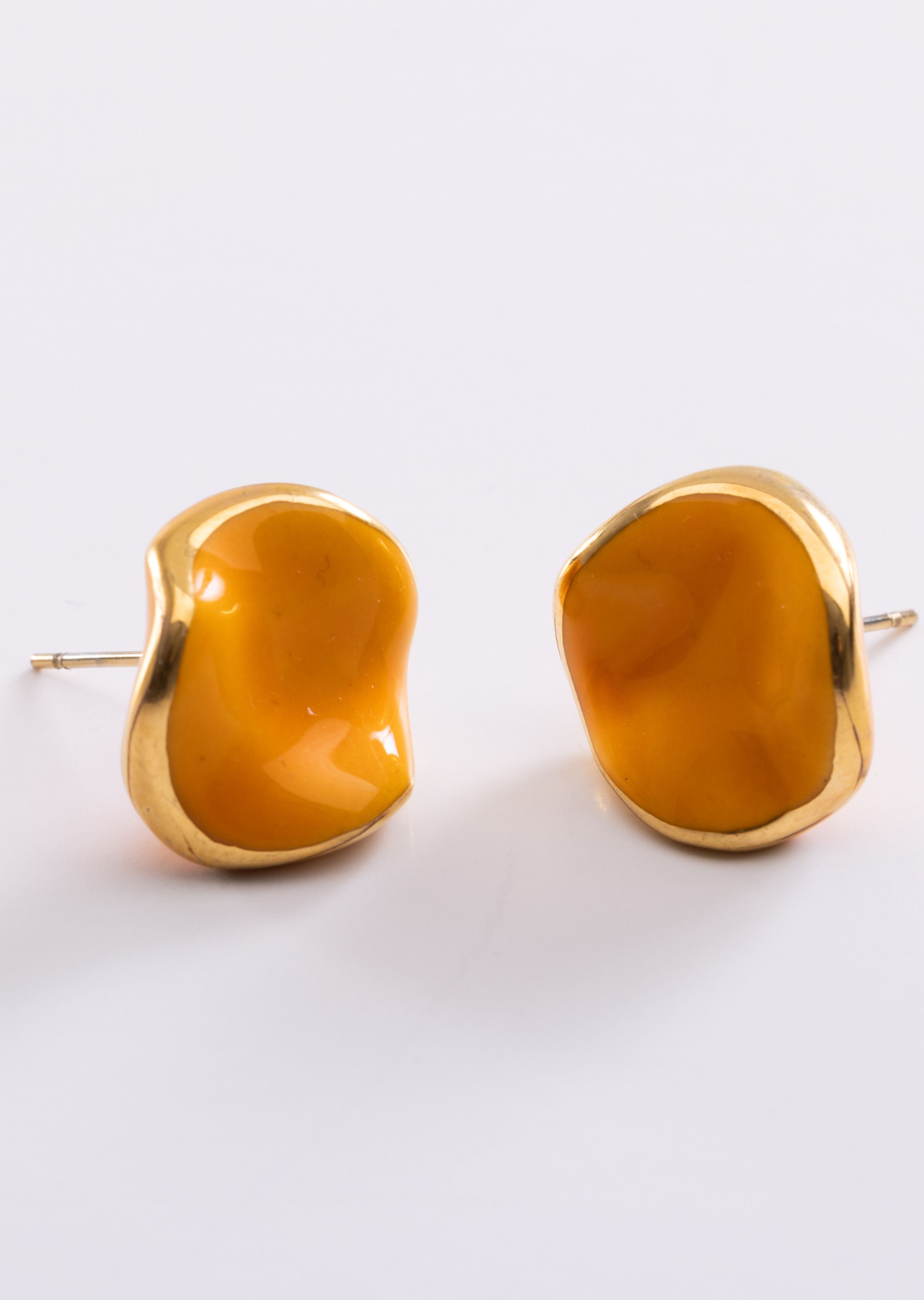 Wavy Post Back Earring (TG-910414)