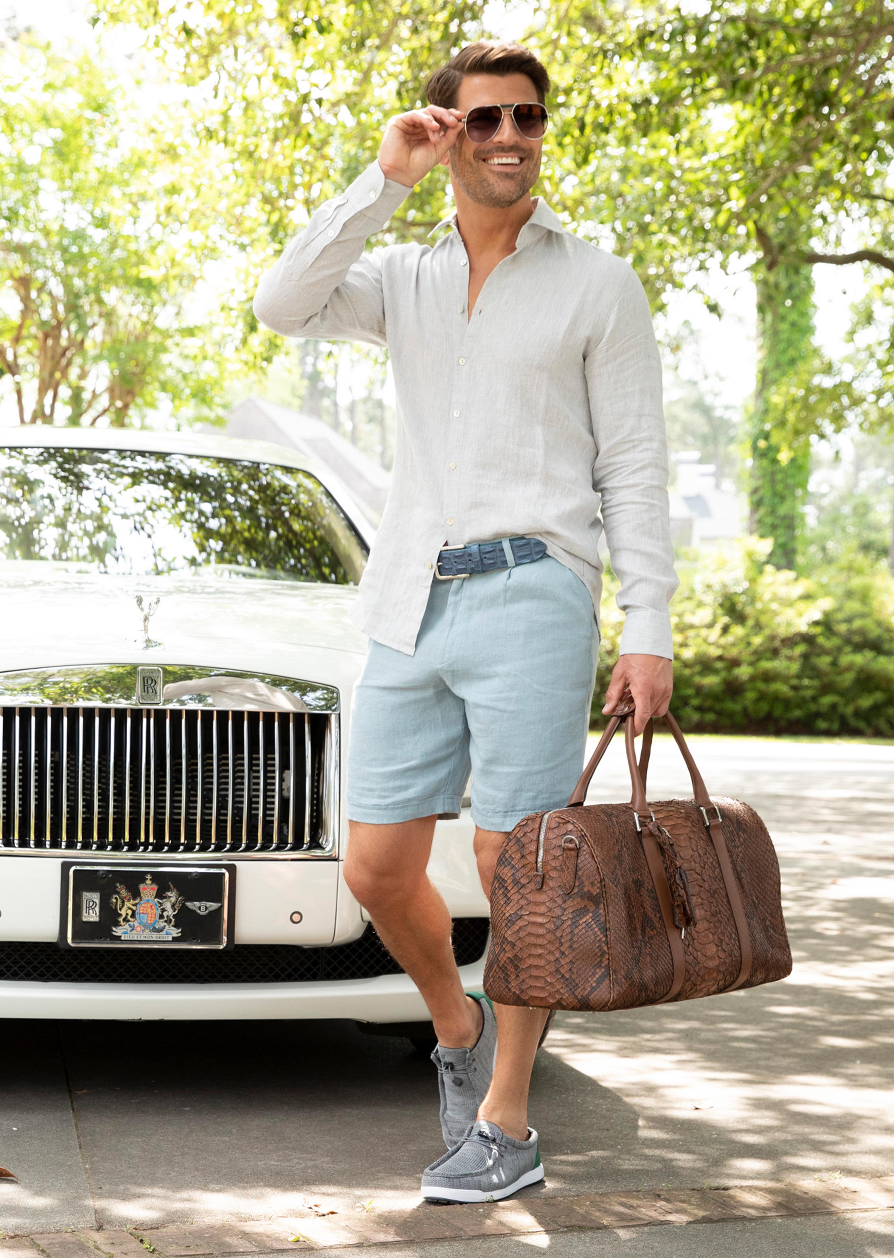 Paul Linen Shorts with Mother of Pearl Buttons