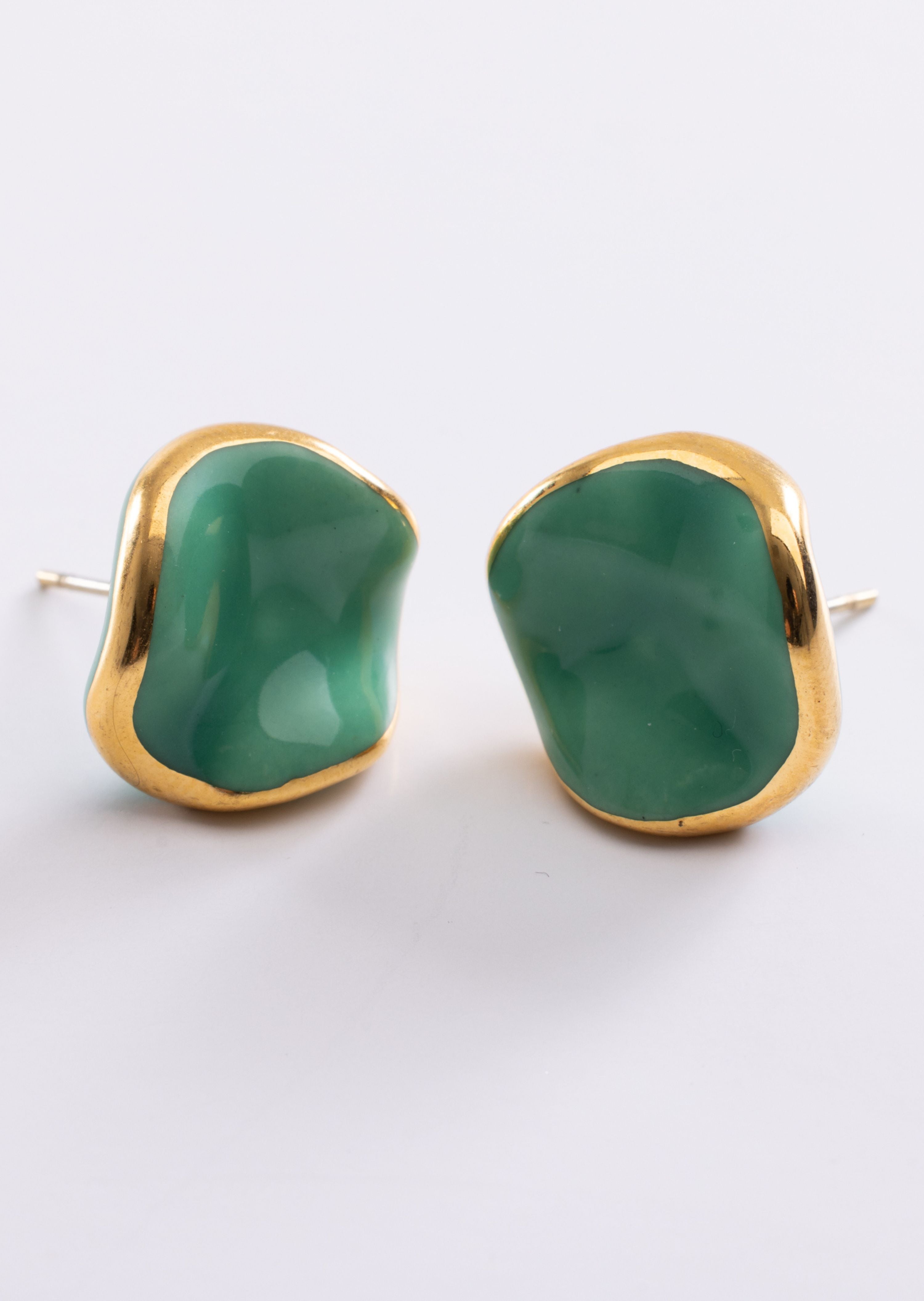 Wavy Post Back Earring (TG-910414)
