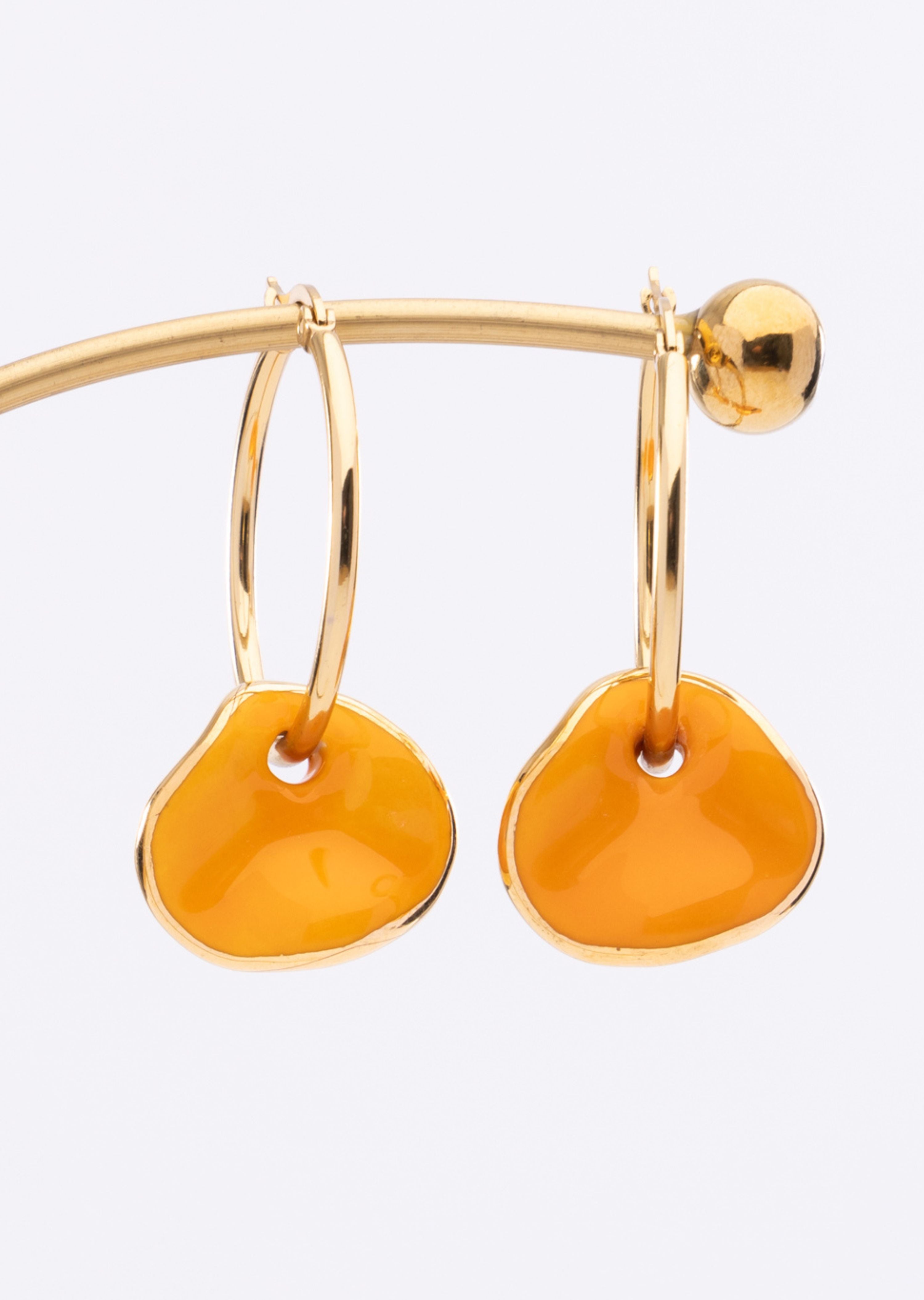 Small Wavy Hoop Earring (TG-910412)