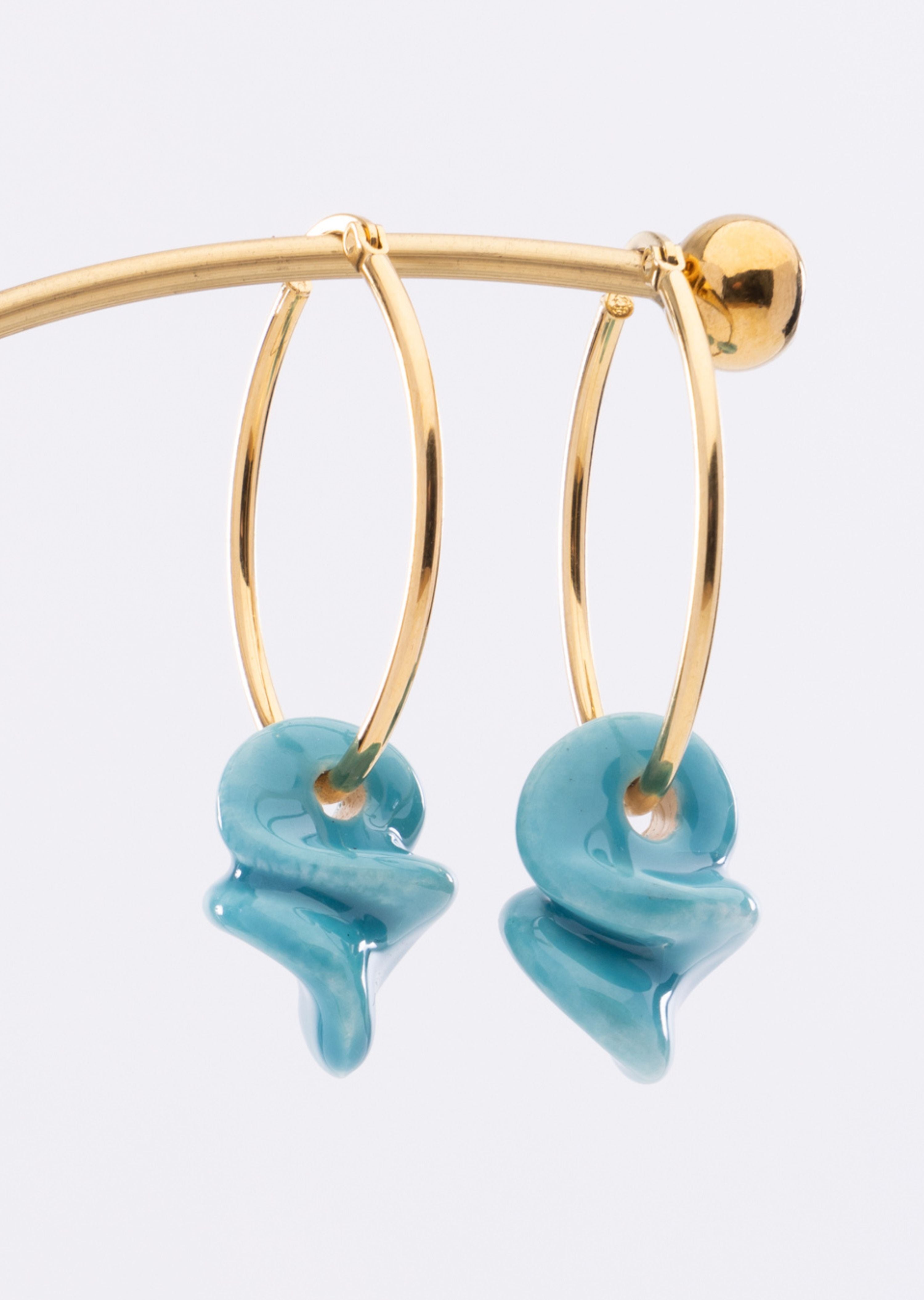 Twist Ceramic Oval Hoop Earring (TG-910482)